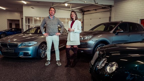 Een premium merk rijden met belastingvoordeel? Koop een youngtimer!