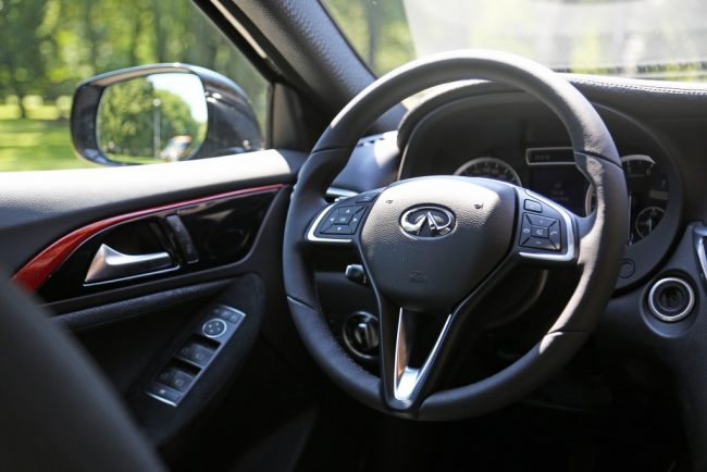 Anti Chic INFINITI Q30