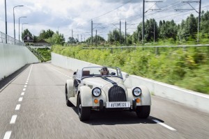 Rijtest Morgan Plus 4