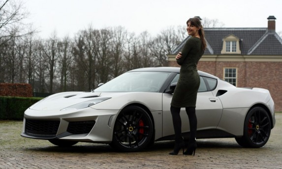 Rijtest Lotus Evora 400