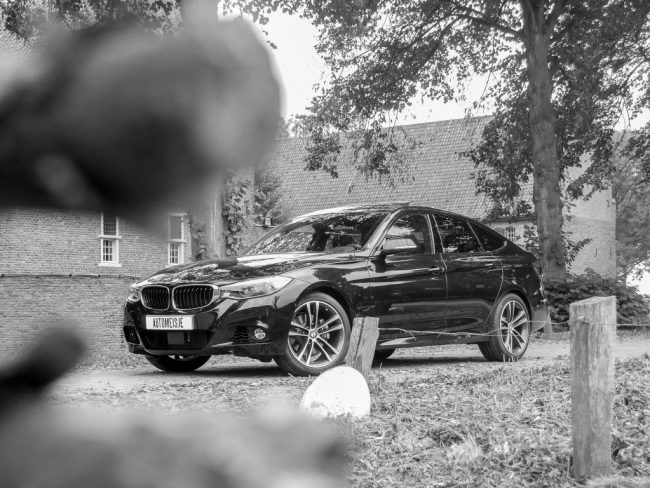 bmw-330d 2016 poster wallpaper zwart-wit HetAutomeisje
