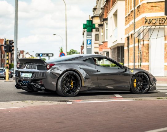Naar Cars and Coffee met een Liberty Walk 458!