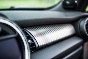 7 items die ieder meisje in de auto heeft liggen