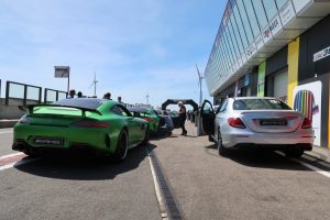 Met een AMG GT R het circuit op!