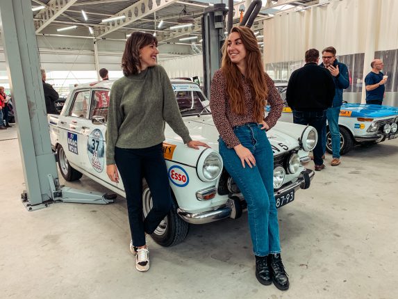 The Winter Trial rijden in een Peugeot 404