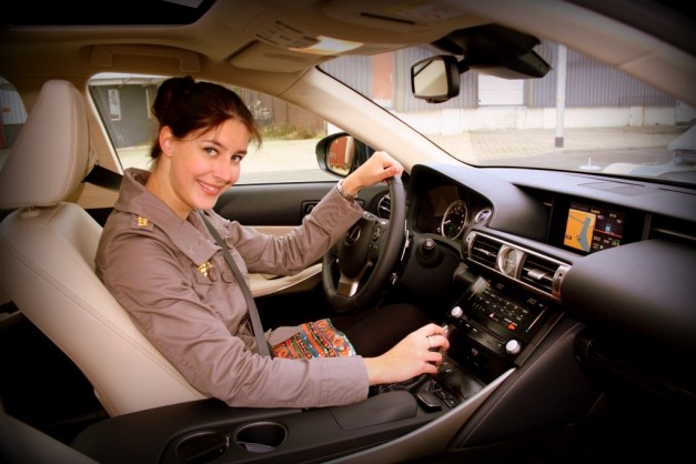 Rijtest Lexus IS 300h