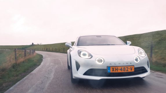 Rijtest Alpine A110 Pure