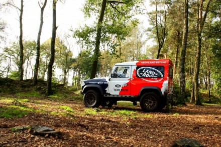 Rijtest Land Rover Defender by Bowler