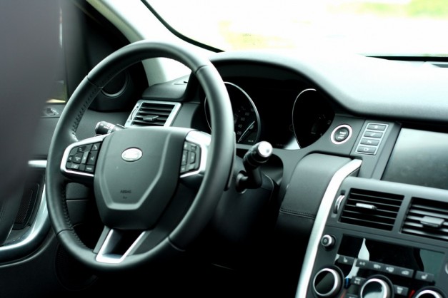 Landrover Discovery Sport dashboard en multi functioneel stuur