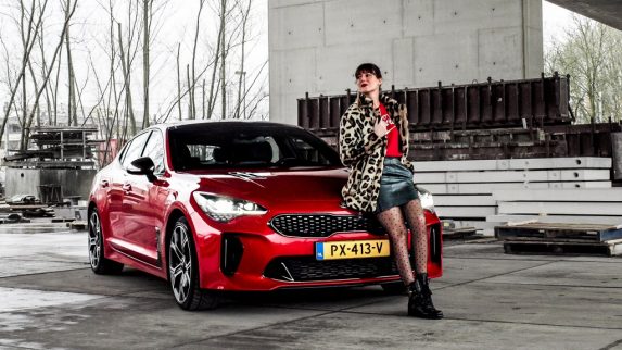 Rijtest Kia Stinger GT