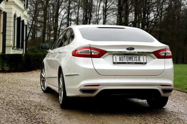 Ford Mondeo Vignale foto achterzijde