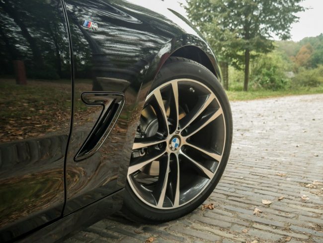 M Pakket velgen BMW 3 serie 330D GT rijimpressie Automeisje