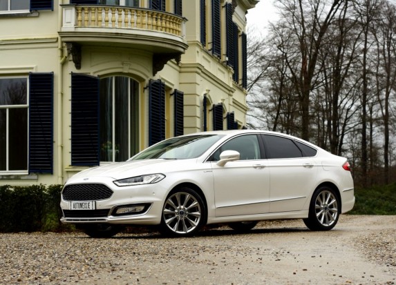 Rijtest Ford Mondeo Vignale