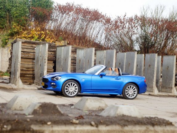 Rijtest Fiat 124 Spider
