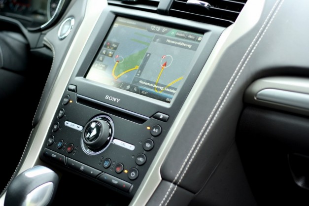 Sony System navigatie en audio Rijimpressie Ford Mondeo Vignale