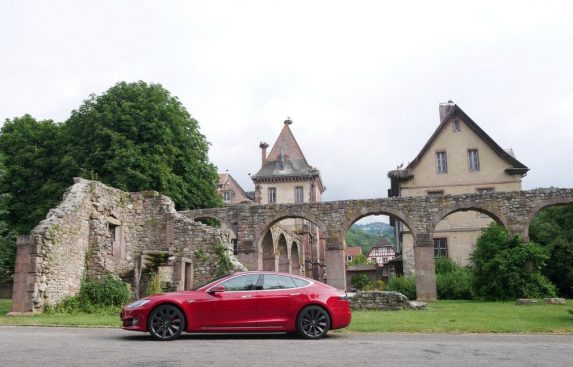 Roadtrip Tesla Model S (P90D)