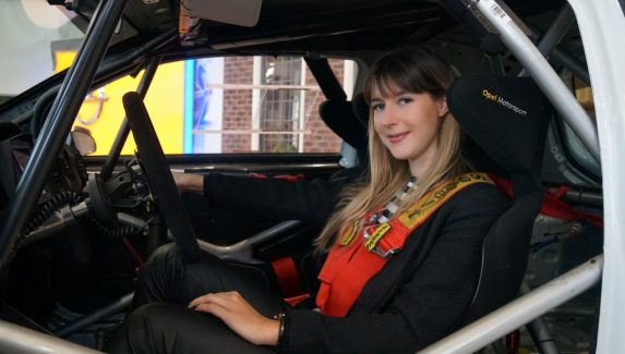 WIN: Rally rijden de Opel Adam R2