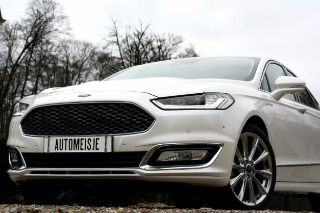 Rijtest Ford Mondeo Vignale full frontal voorzijde verstralers voorbumper